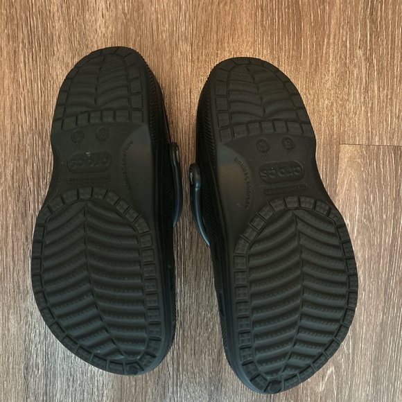 Black crocs in great condition! - Picture 2 of 4